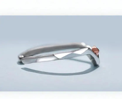 Anillo de Plata Minimalista Sailing Wave para Mujeres